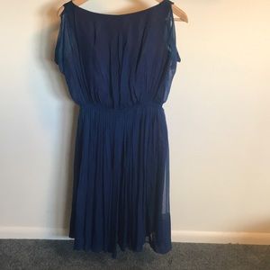 Amazing at 1950s evening gown, it’s about me. Will fit zero or a small two.